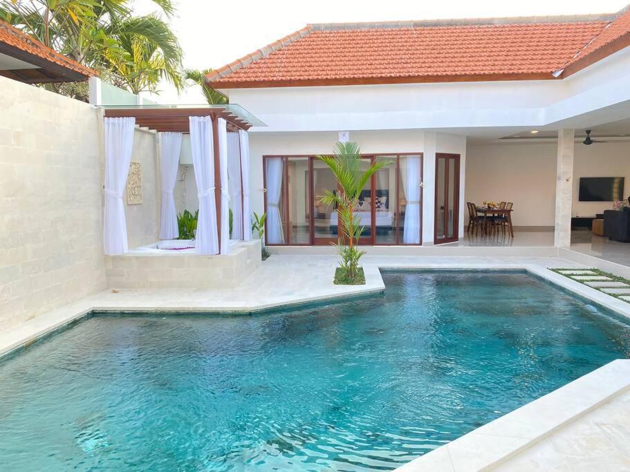 Villa Akmali Umalas 2Br With Private Pool & Jacuzzi Canggu Kültér fotó