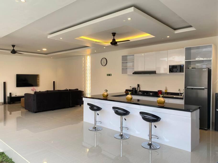 Villa Akmali Umalas 2Br With Private Pool & Jacuzzi Canggu Kültér fotó